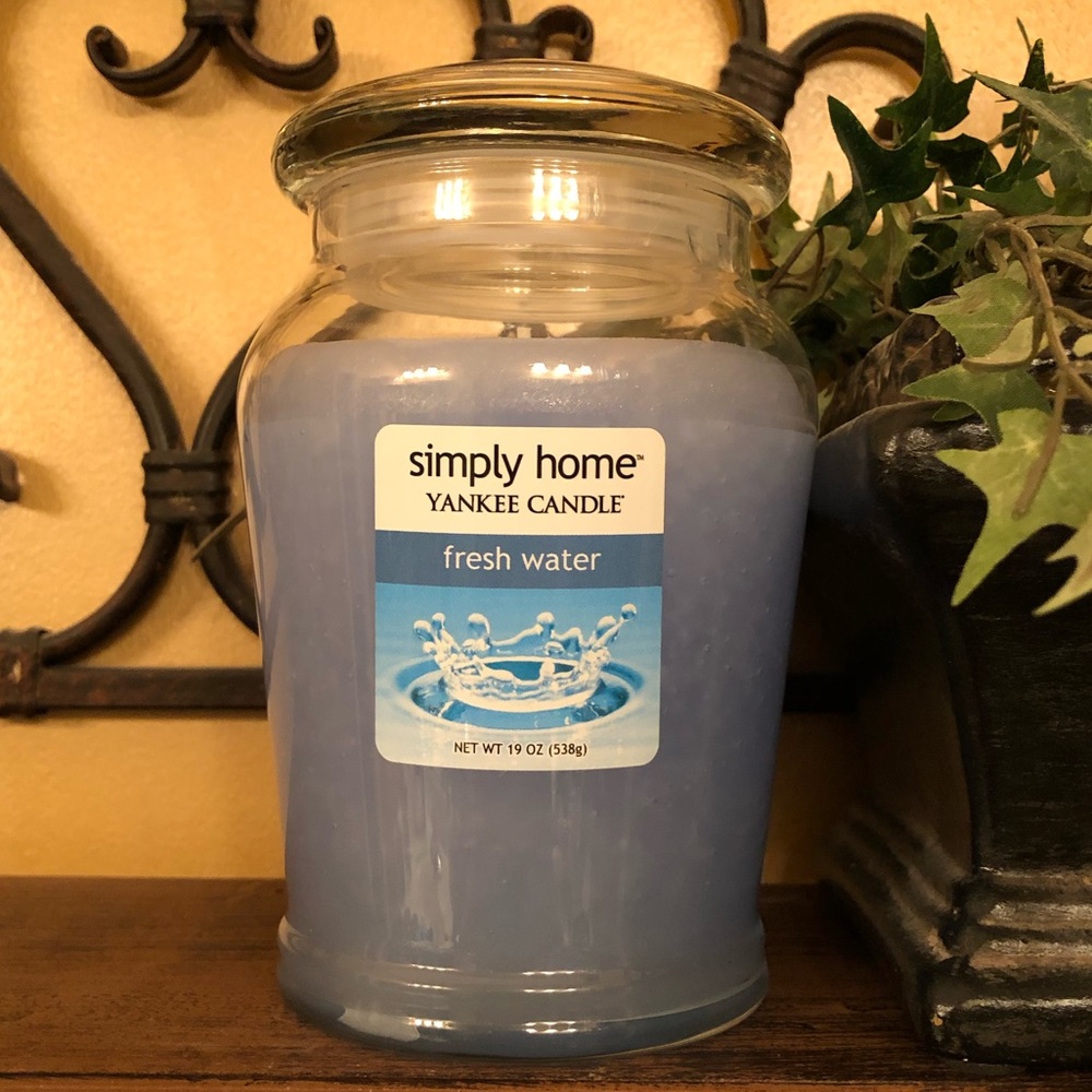 YANKEE CANDLE Fresh Water 💦 Large 22 oz.